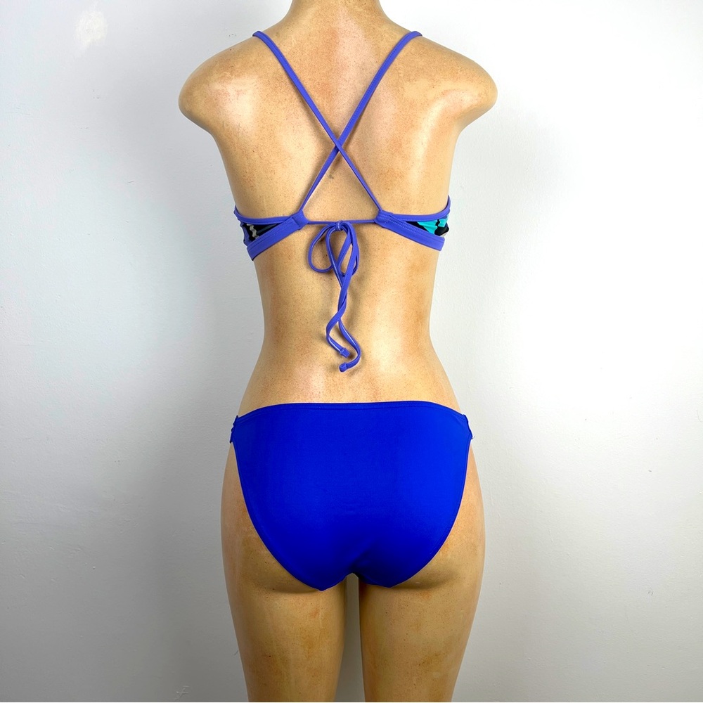 Victoria’s Secret (L) Electric blue bikini bottom